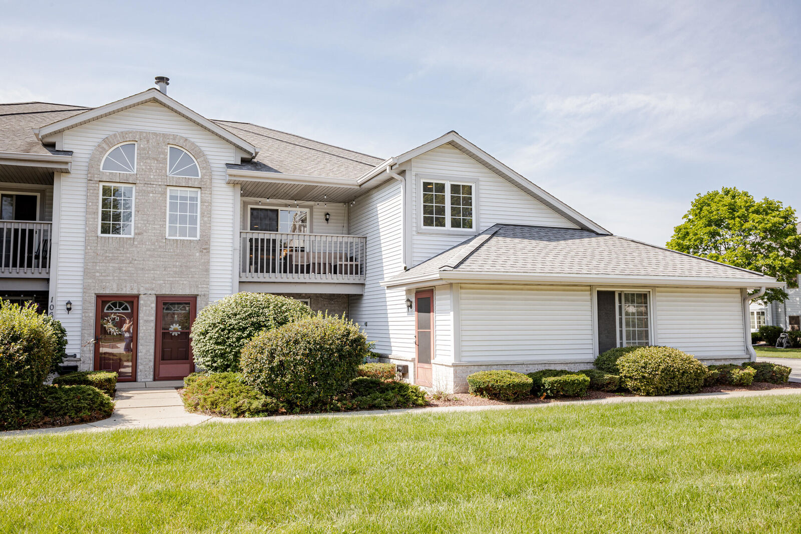 Property Photo: 1061 Quinlan Dr WI 53072