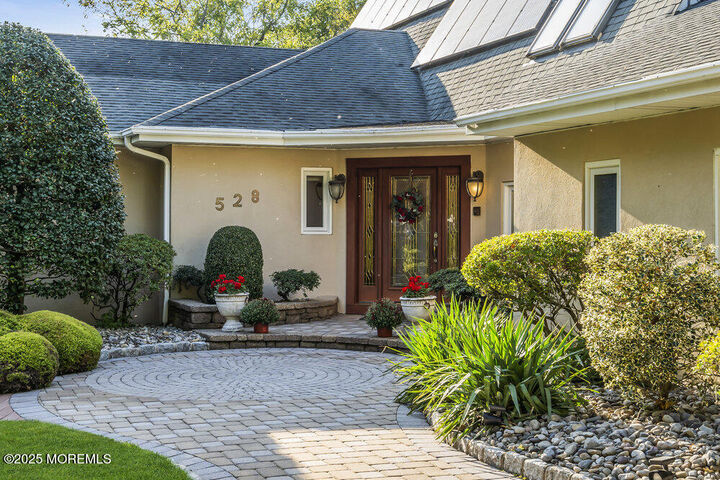 Property Photo:  528 Eagle Point Drive  NJ 08753 