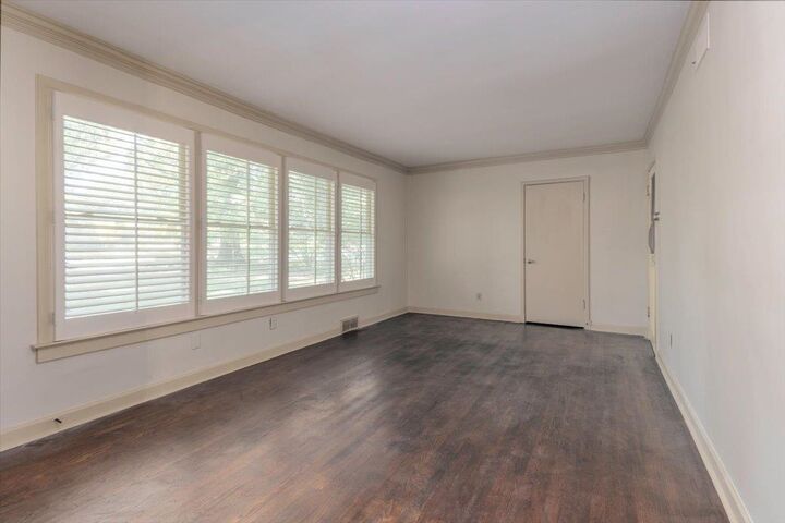 Property Photo:  4910 Cole Rd  TN 38117 