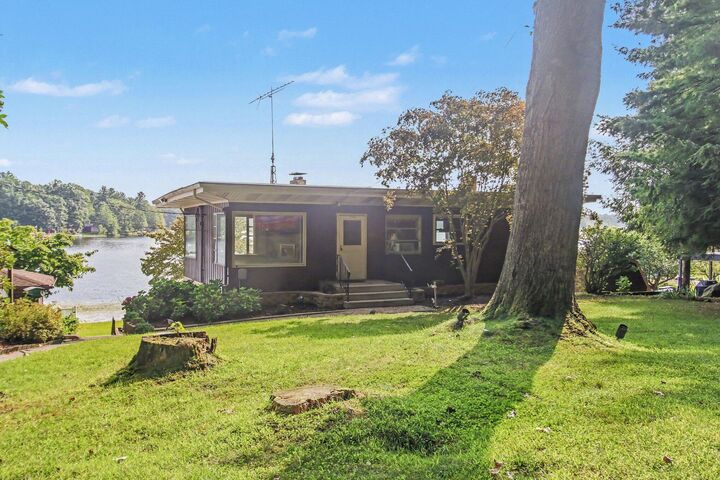 Property Photo:  51834 Co Rd 384  MI 49056 