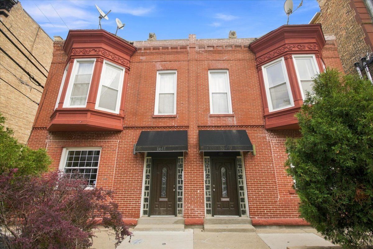 Property Photo:  1609 N Wood Street 1  IL 60622 