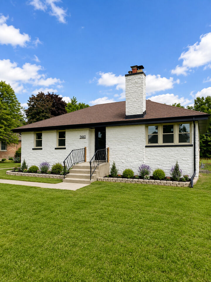 Property Photo: 9441 Greenwood Drive IL 60016