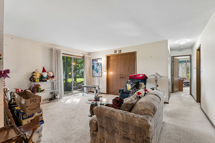 Property Photo:  83 Midhurst Court 102A  IL 60565 