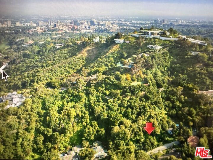 Property Photo: 10676 Somma Way CA 90077