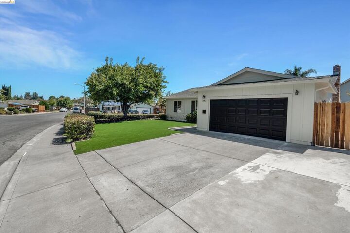 Property Photo:  304 Huntington Dr  CA 94509 