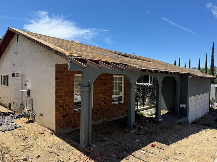 Property Photo:  11428 Dona Pegita Drive  CA 91604 