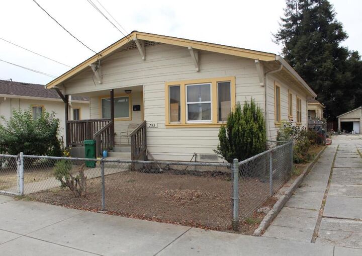 Property Photo:  747 Rodriguez Street  CA 95076 