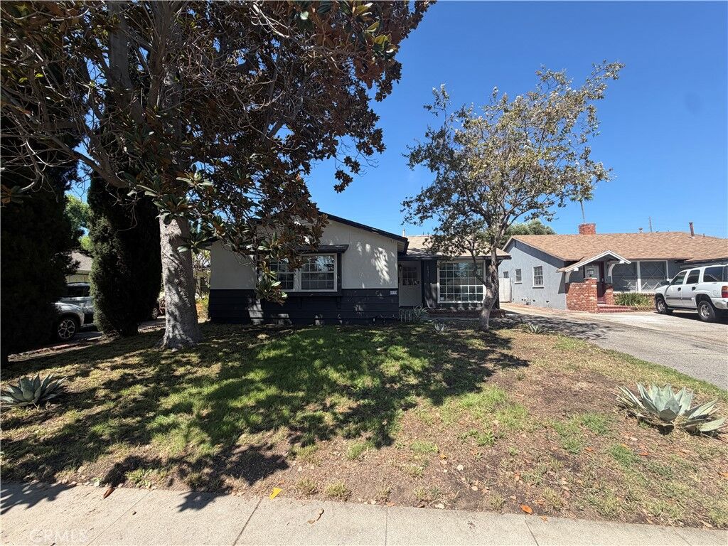 Property Photo:  6939 Murietta Avenue  CA 91405 