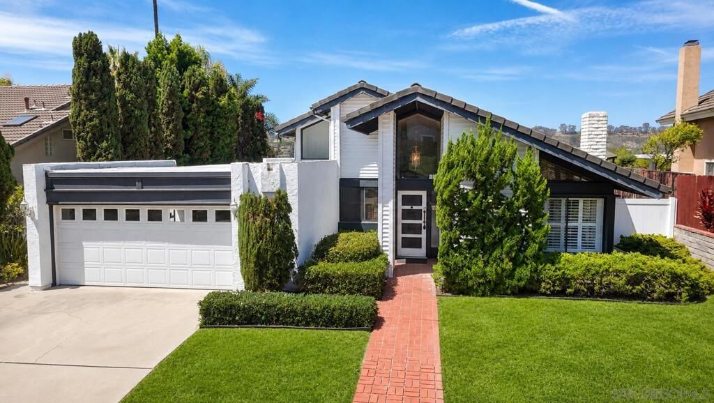 Property Photo:  470 Jolina Way  CA 92024 