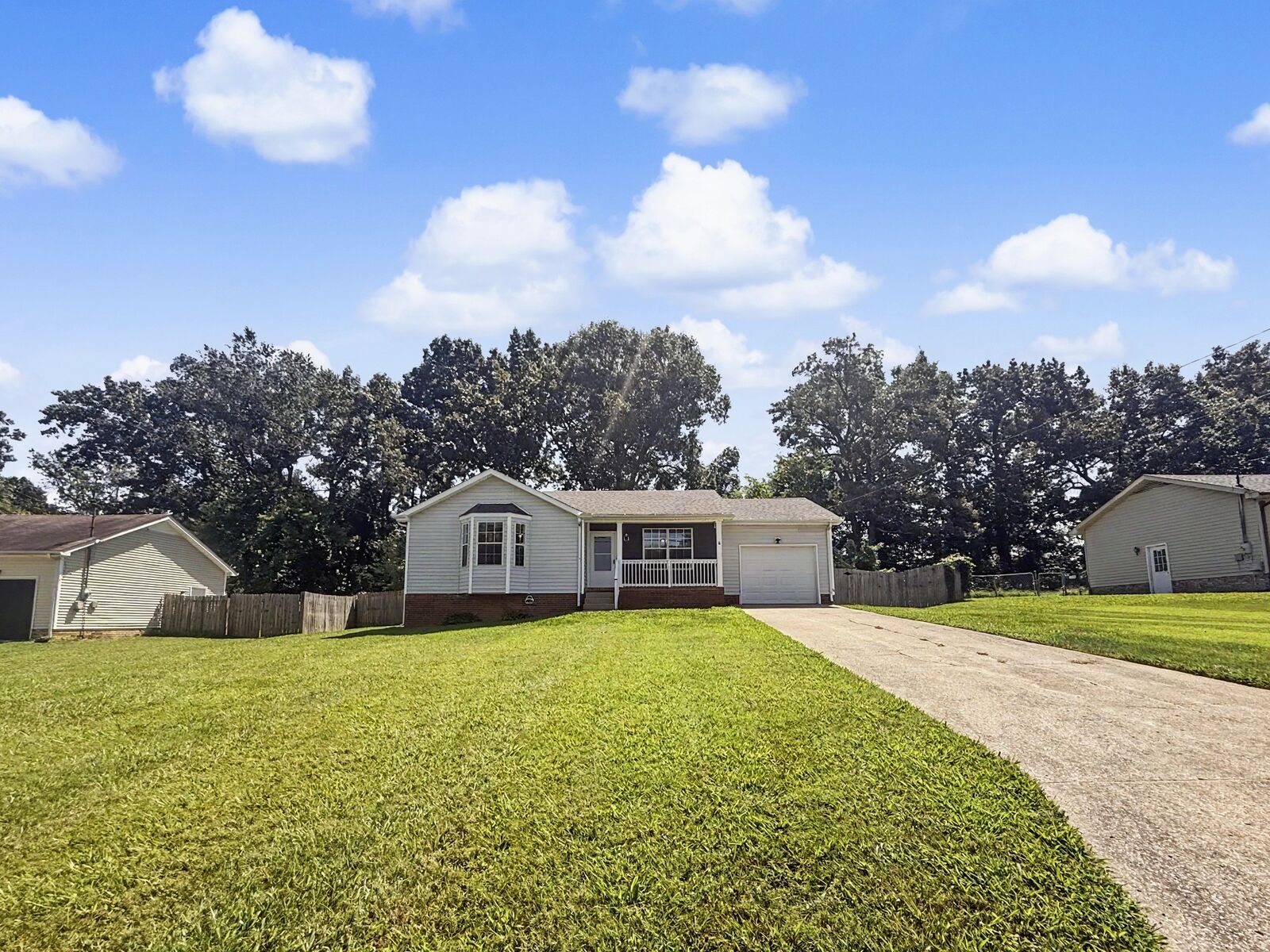 Property Photo: 117 Oak Tree Dr KY 42262