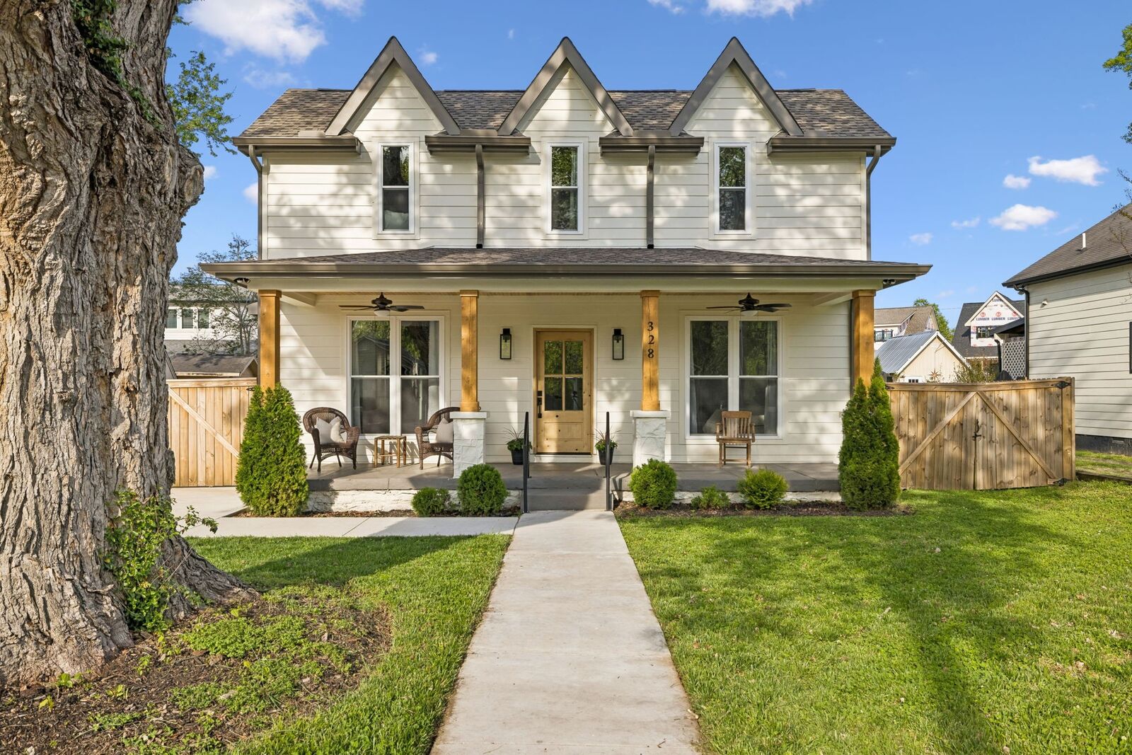 Property Photo: 328 Granbury St TN 37064