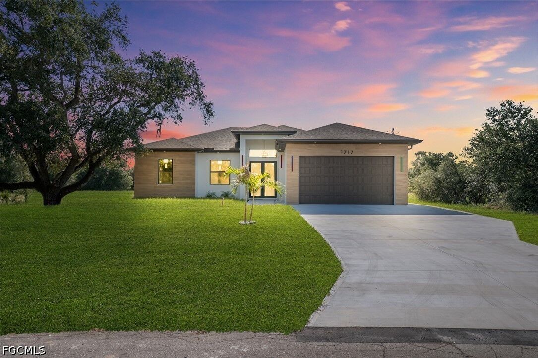 Property Photo:  1717 Roosevelt Avenue  FL 33972 