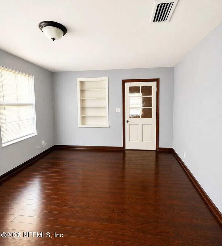 Property Photo: 2979 W 16th Street FL 32254
