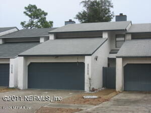 Property Photo:  1111 Romaine Circle W  FL 32225 