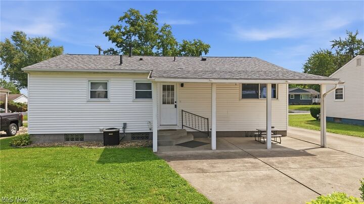 Property Photo:  664 Burdie Drive  OH 44425 