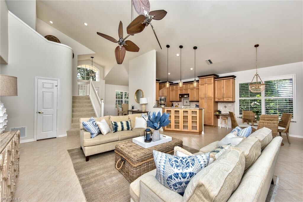 Property Photo: 1705 Marsh Run FL 34109