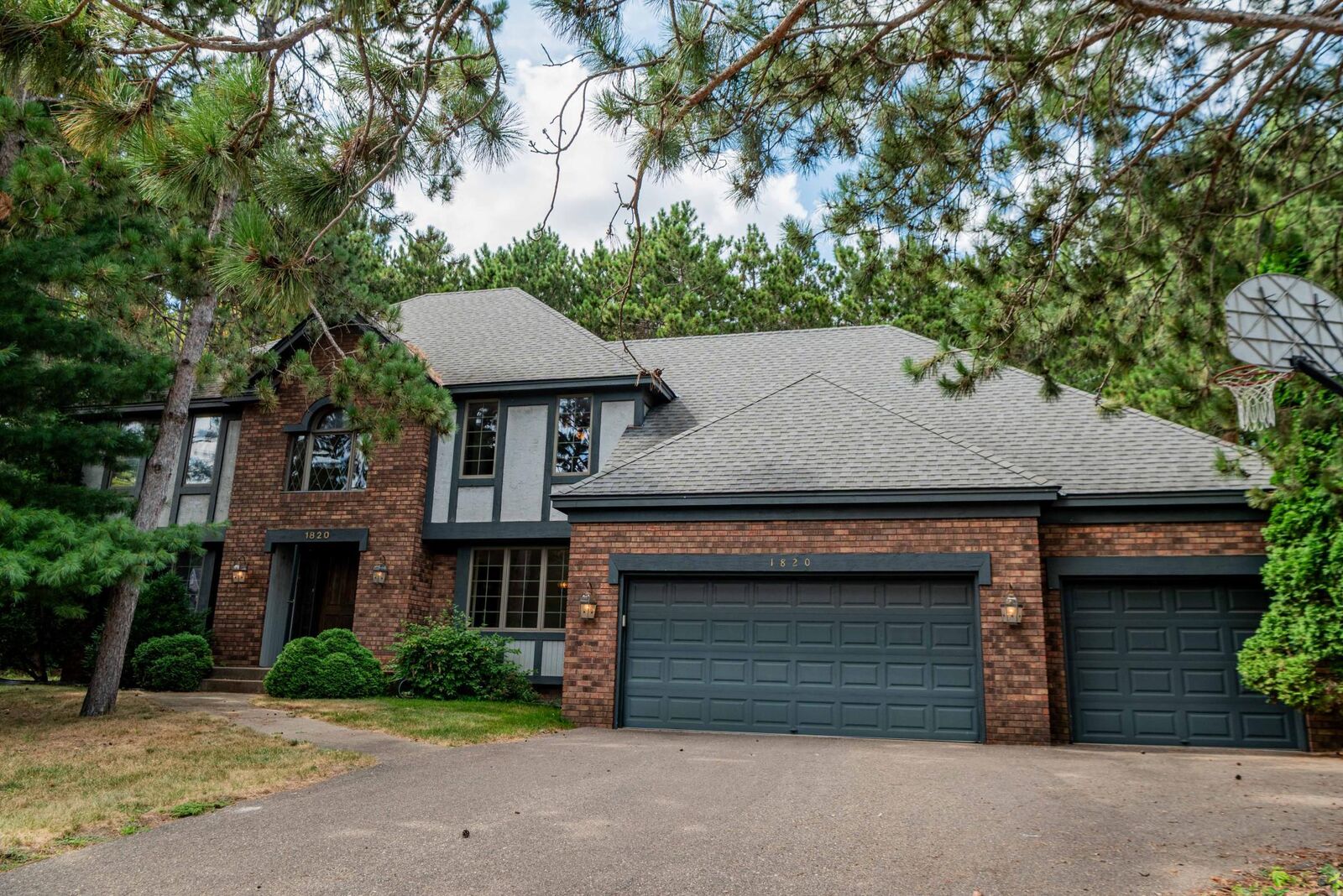 Property Photo: 1820 Interlachen Alcove MN 55125