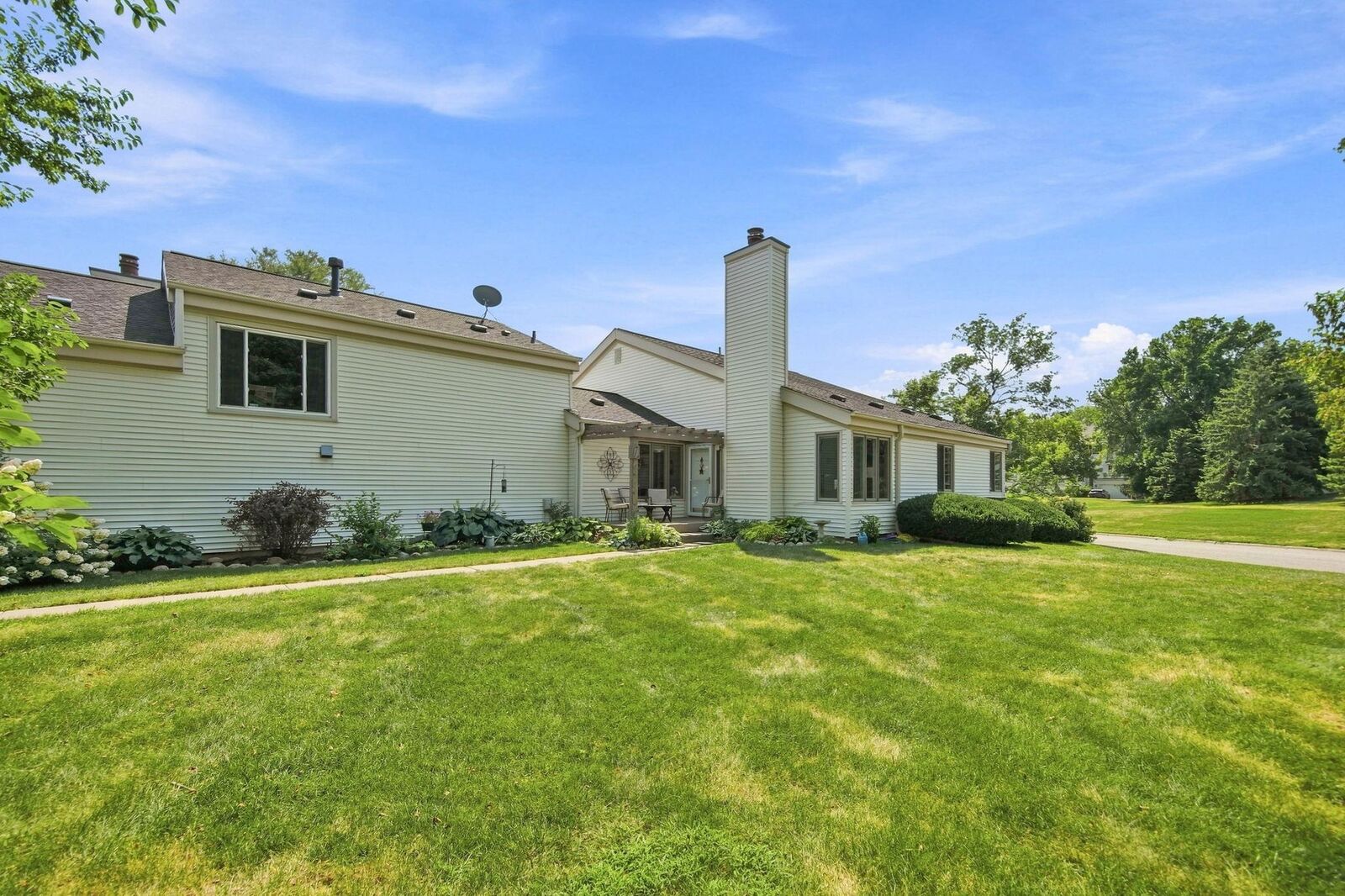 Property Photo: 303 Elan Court MN 55125