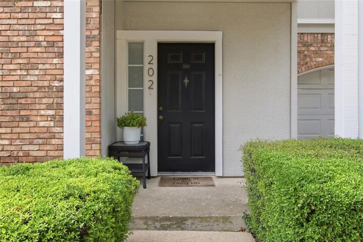 Property Photo: 14400 Montfort Drive 202 TX 75254
