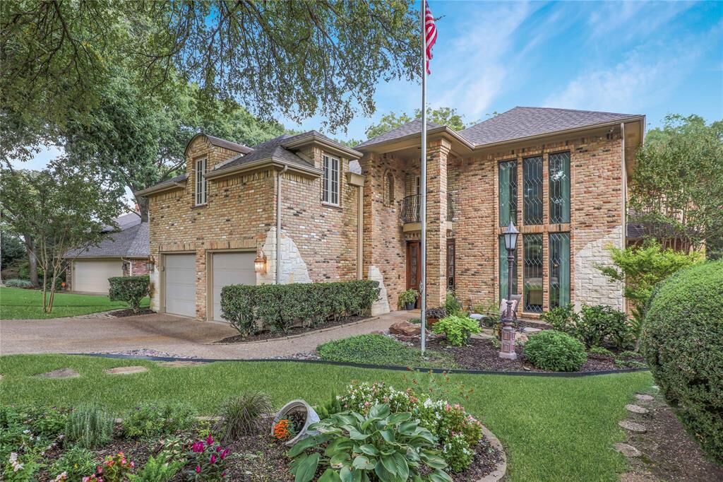 Property Photo: 1814 Lakeshore Court TX 75072