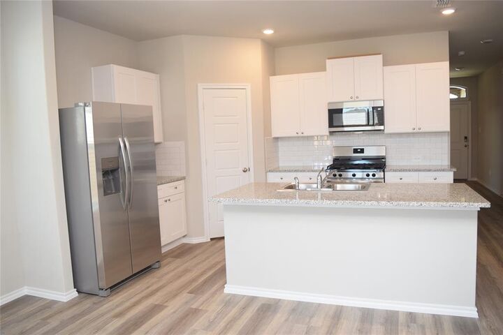 Property Photo: 740 Rubicon Road TX 76247