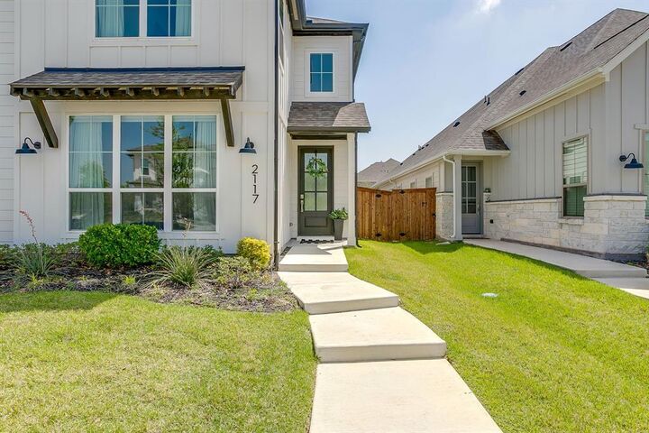 Property Photo: 2117 Eastus Lane TX 76008