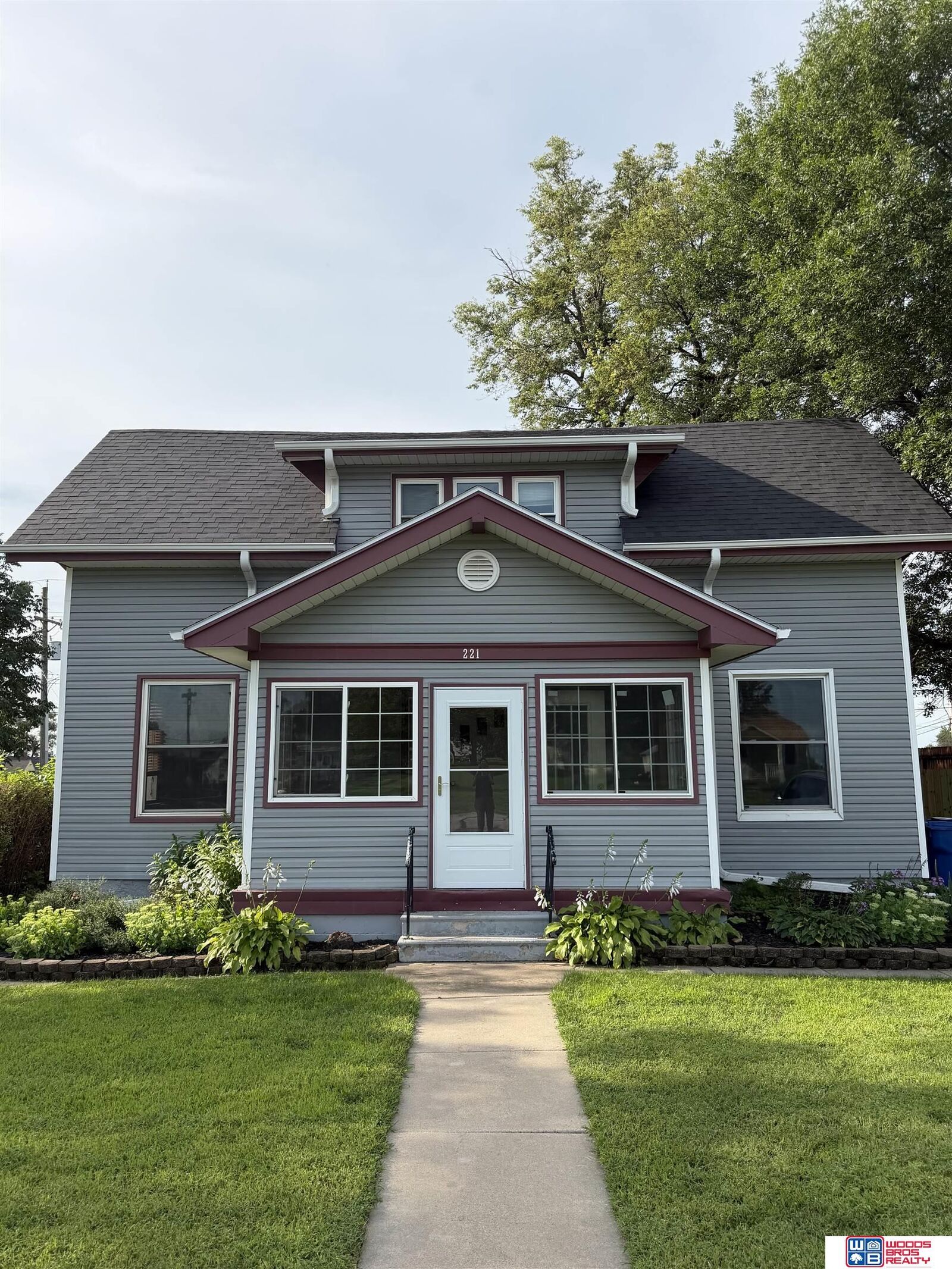 Property Photo: 221 Edwin Street NE 68017