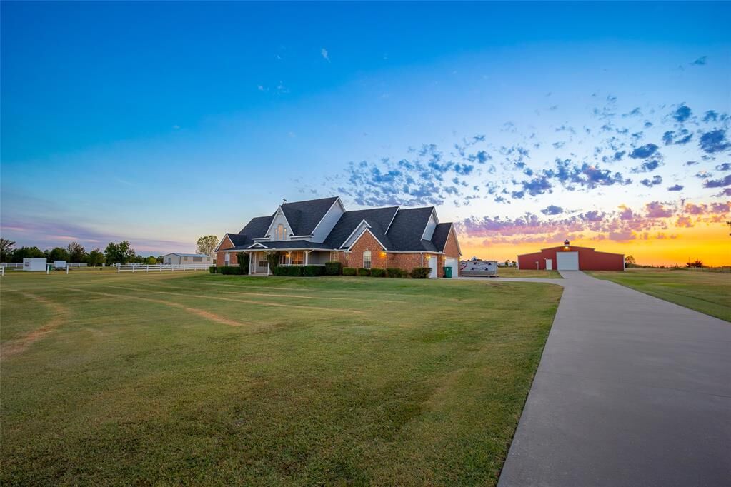 Property Photo:  9301 Southern View Drive  OK 73165 