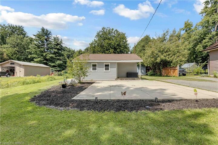 Property Photo:  995 McDowell Road E  ON N3Y 4J9 