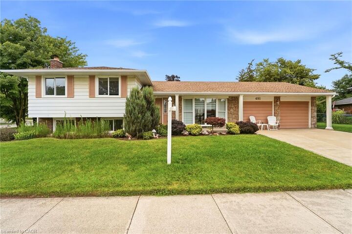 491 Shannon Crescent — photo 1