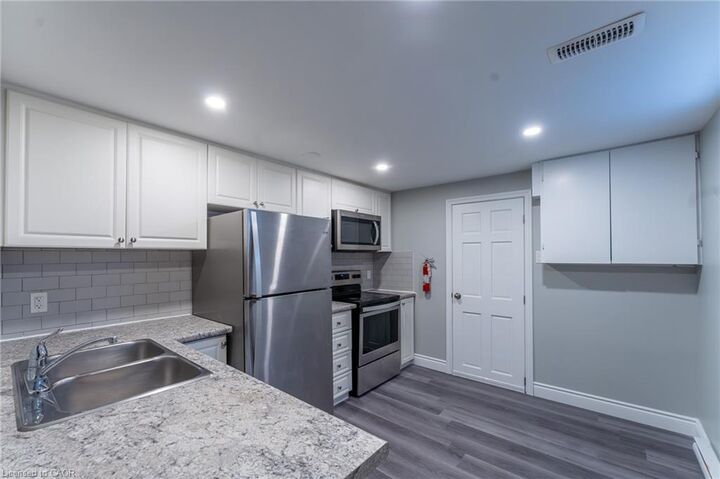 Property Photo:  244 Upper Paradise Road Lower  ON L9C 5C2 