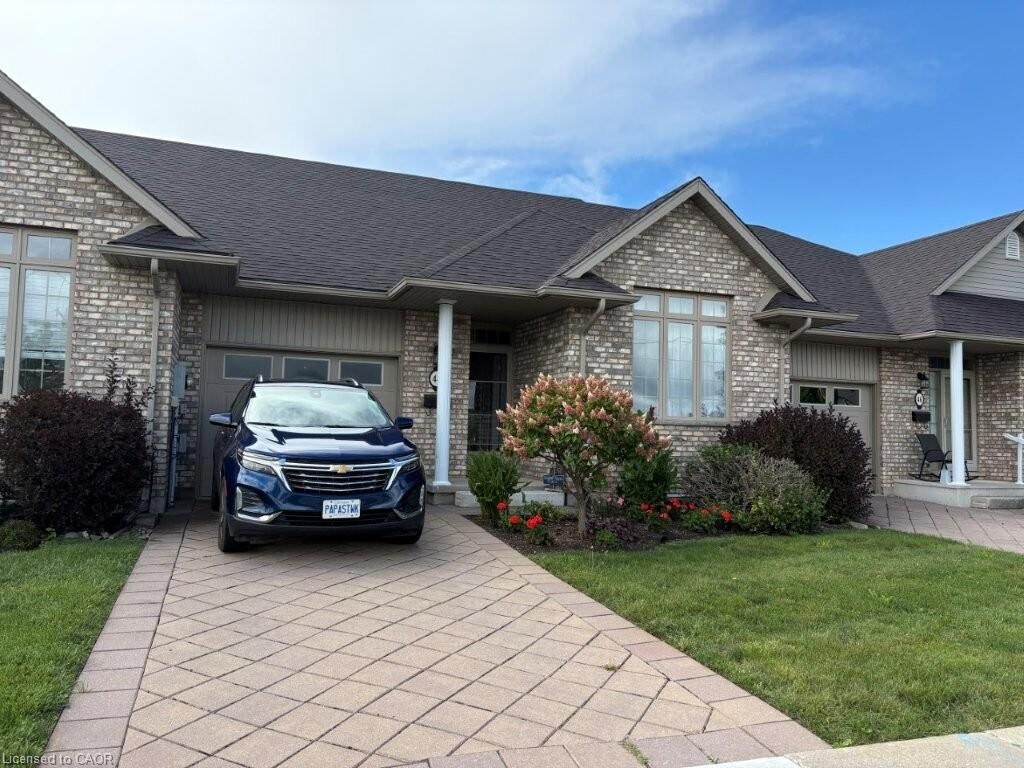 Property Photo:  44 Livingston Boulevard 11  ON N3A 4M7 