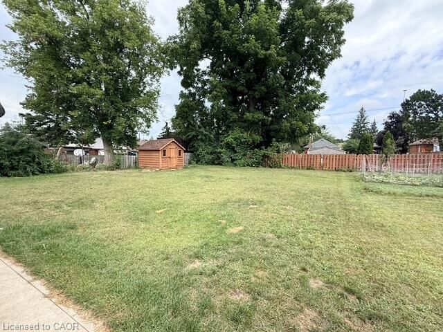 Property Photo:  236 Bruce Street Upper  ON N3S 4Z9 