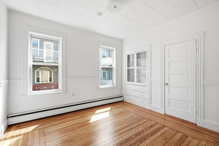 Property Photo:  9 Hatch St 2  MA 02127 