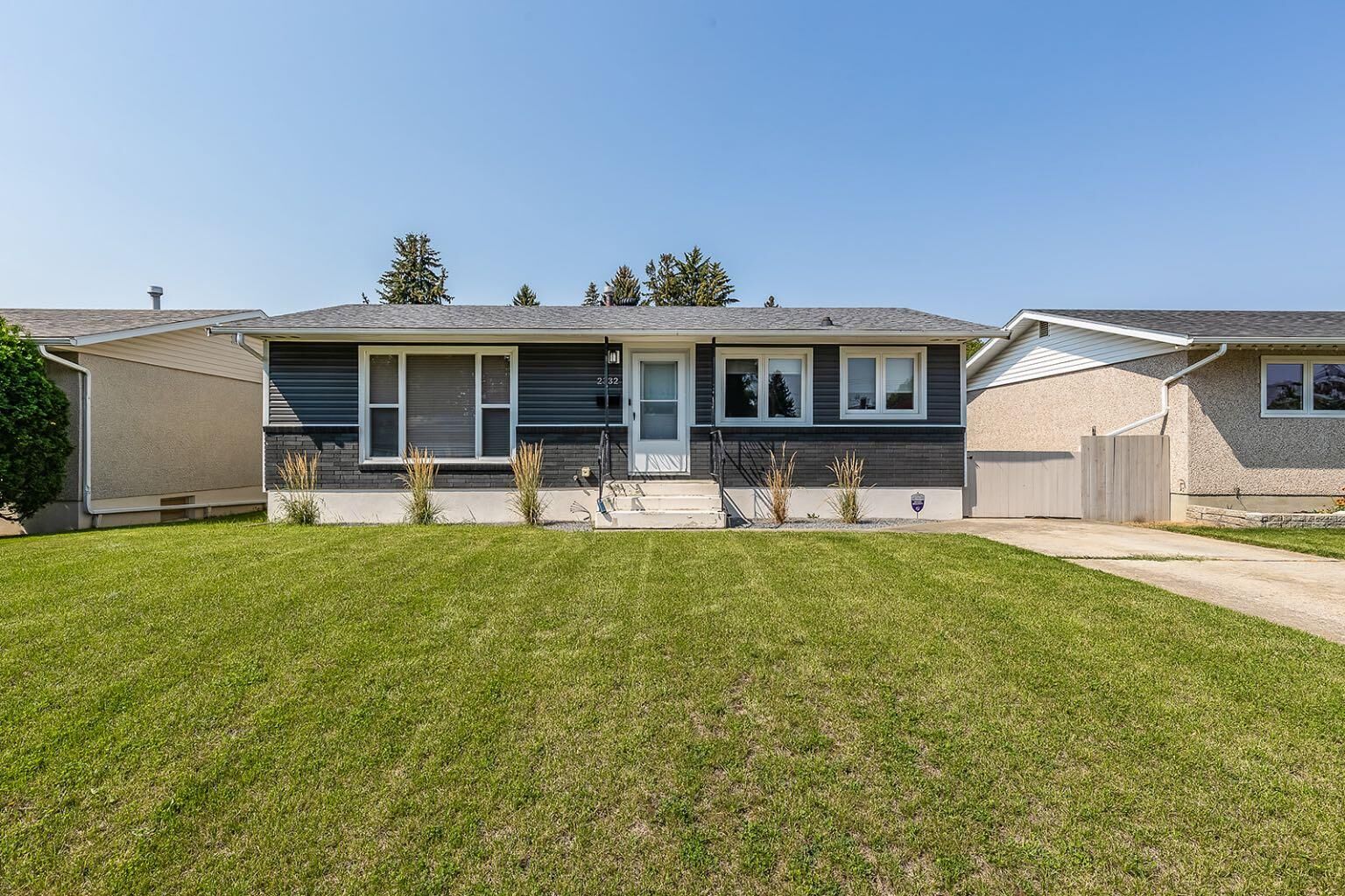 Property Photo: 2332 20 Avenue SE AB T1A 3Y1