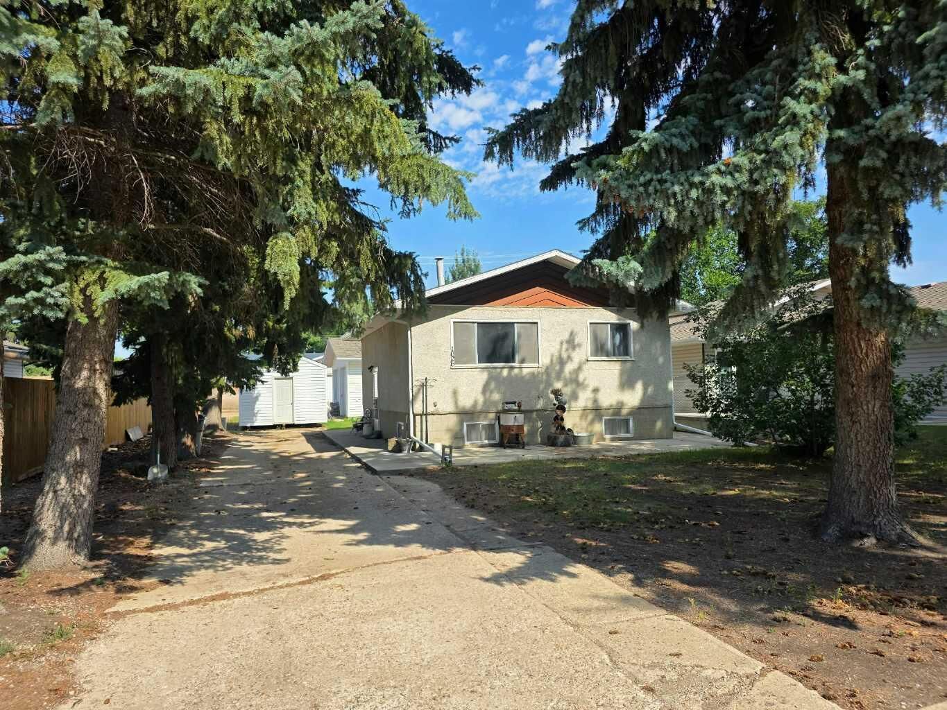 Property Photo: 1026 11 Avenue AB T9W 1K6