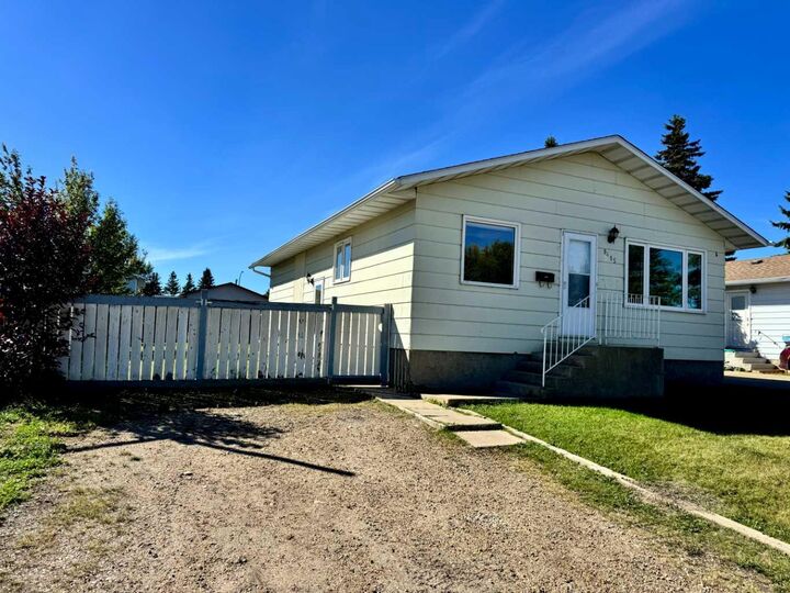Property Photo:  9415 125 Avenue  AB T8V 5Y8 