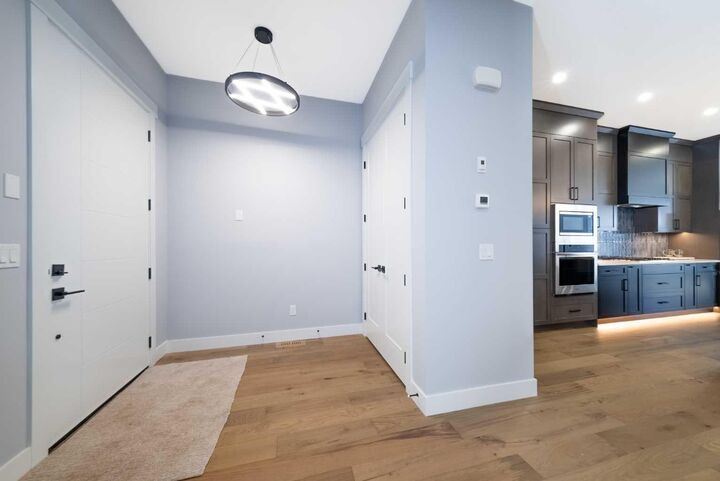 Property Photo: 1415 27 Street SW AB T3C 1L4
