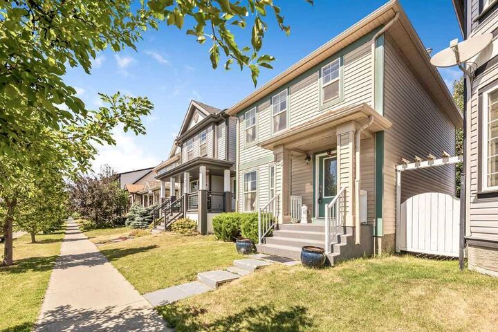 Property Photo:  455 Prestwick Circle SE  AB T2Z 4P6 