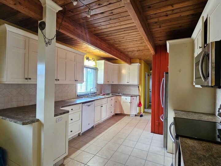 Property Photo: 406 8 Street S AB T0M 0G0