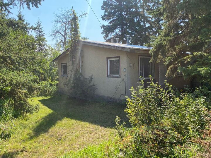 Property Photo:  2015 18 Street  AB T0M 0V0 