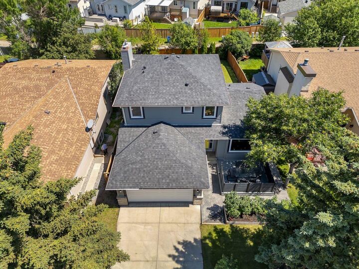 Property Photo: 44 Harvest Oak Way NE AB T3K 3Y2