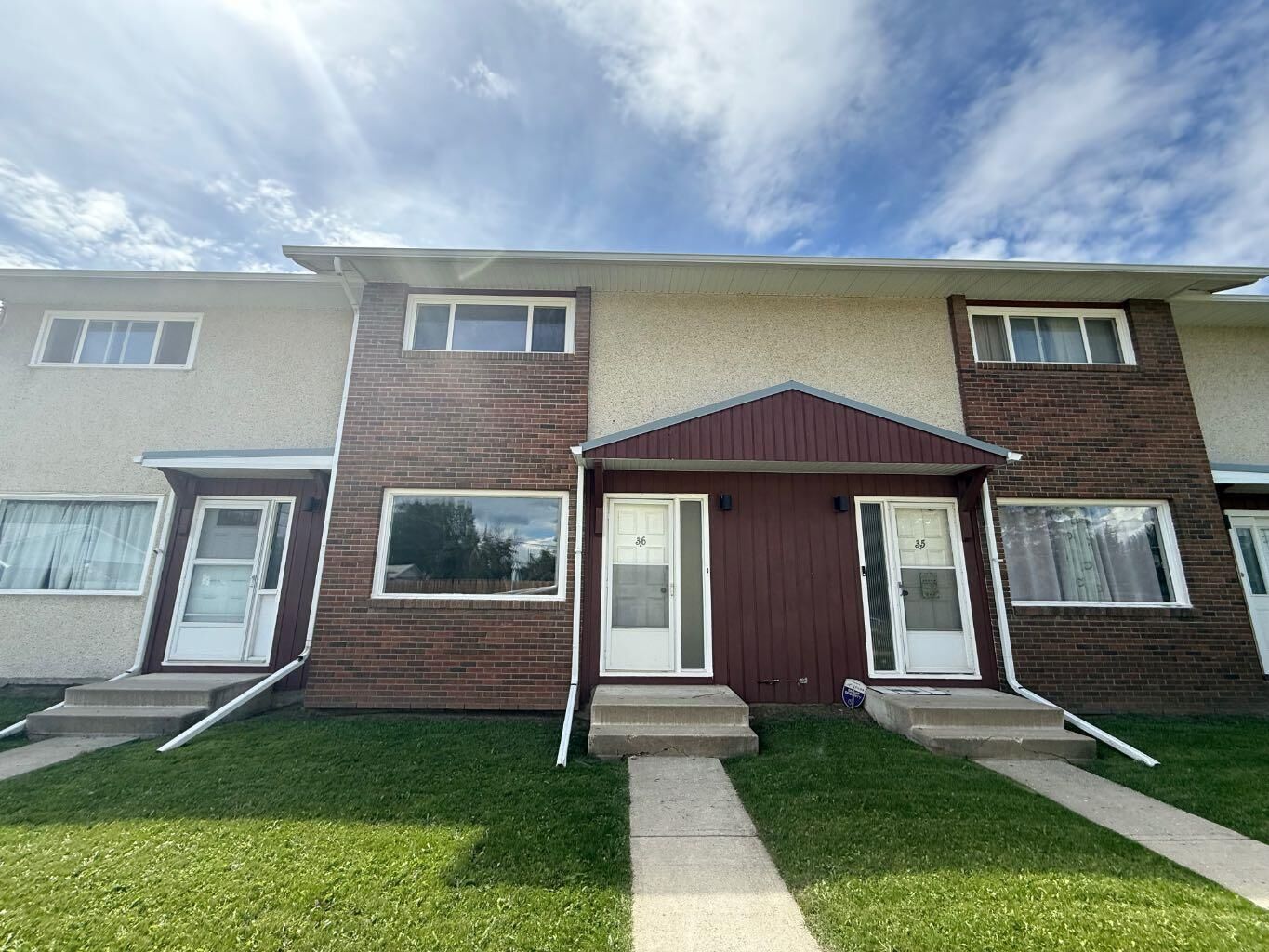 Property Photo:  441 Switzer Drive 36  AB T7V 1Z7 