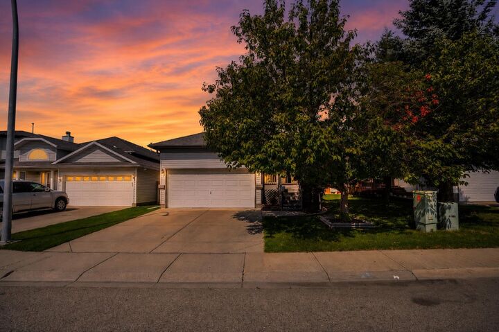 Property Photo: 158 Saratoga Close NE AB T1Y 7A1