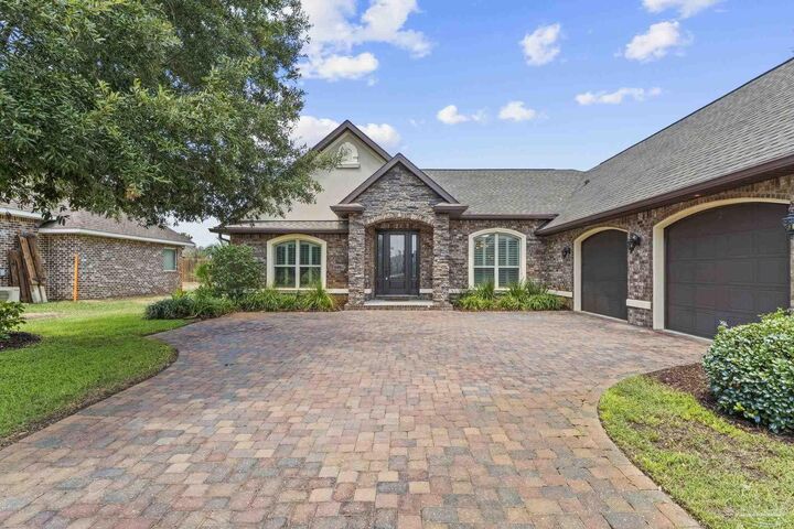 Property Photo:  5180 Sandy Shores Dr  FL 32563 
