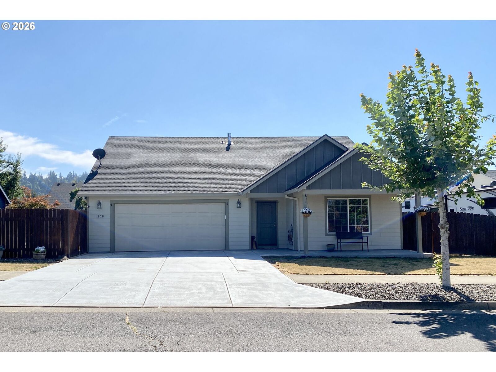 Property Photo: 1458 Avery Dr OR 97381