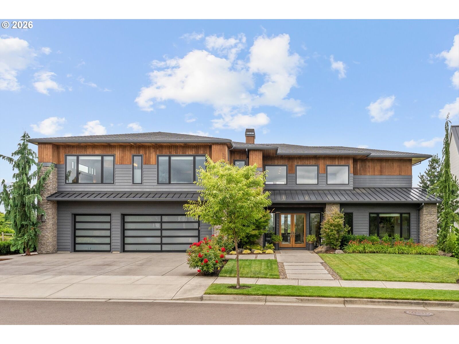 Property Photo:  5665 SE Corsica St  OR 97123 