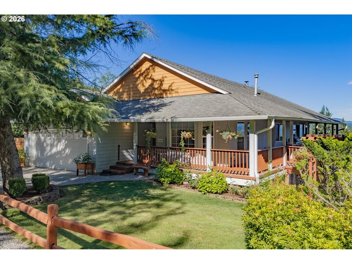 Property Photo:  2215 NE 359th Ave  WA 98671 