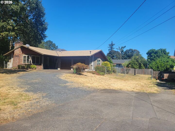Property Photo:  134 N 3rd St  OR 97051 