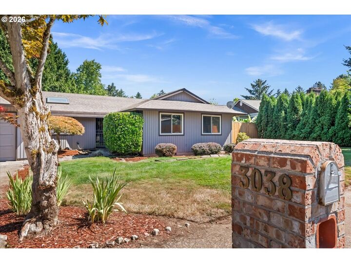 Property Photo:  3038 SE Rood Ct  OR 97123 